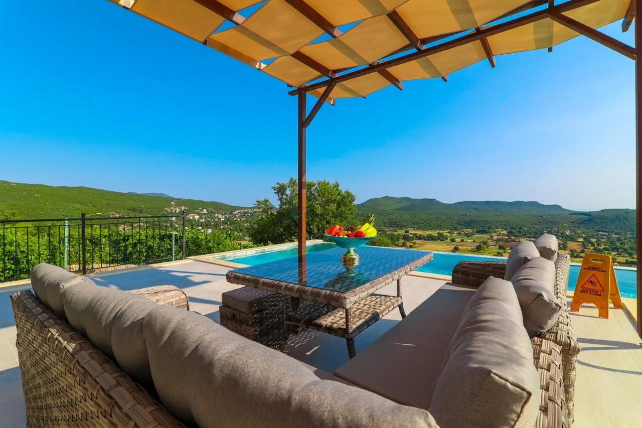Villa Adilya