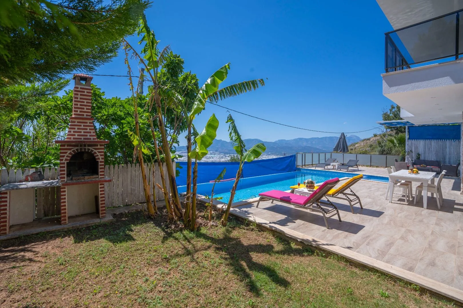 VR Villa Avalon