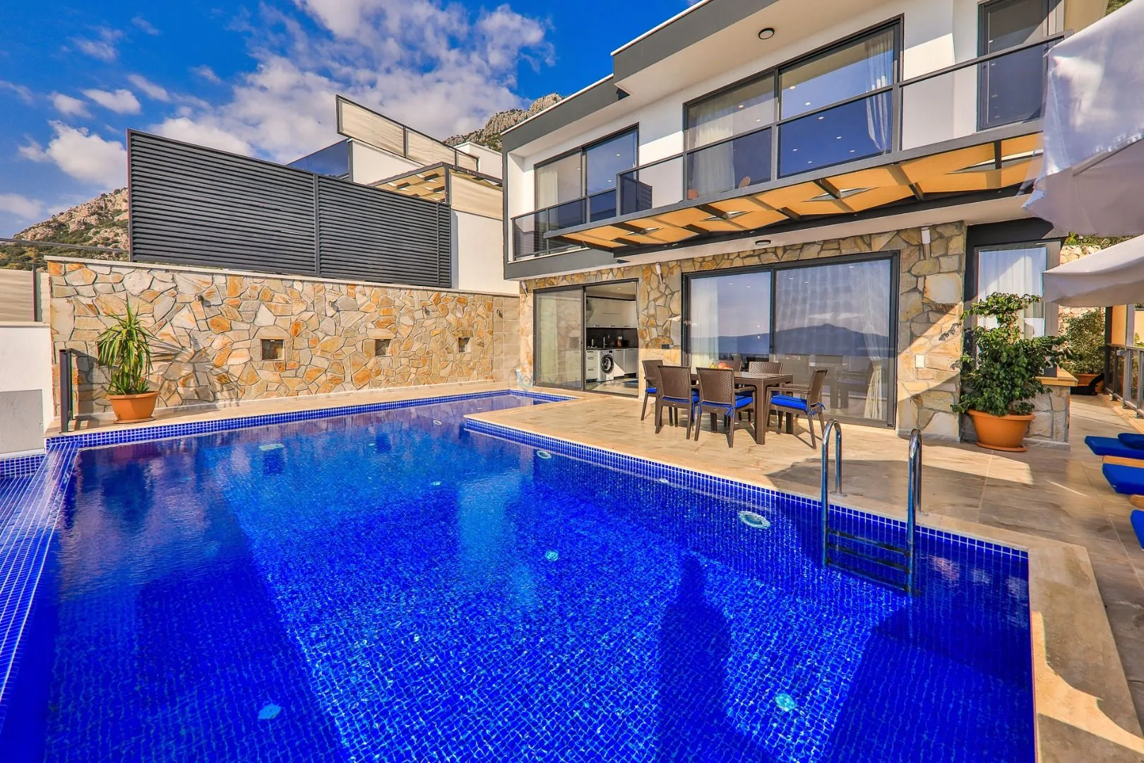 Villa Blue Star