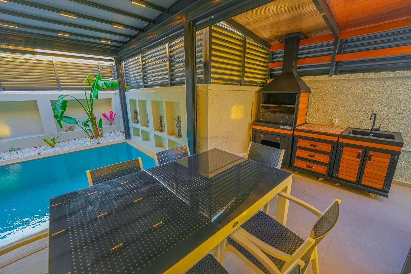 Villa Lily