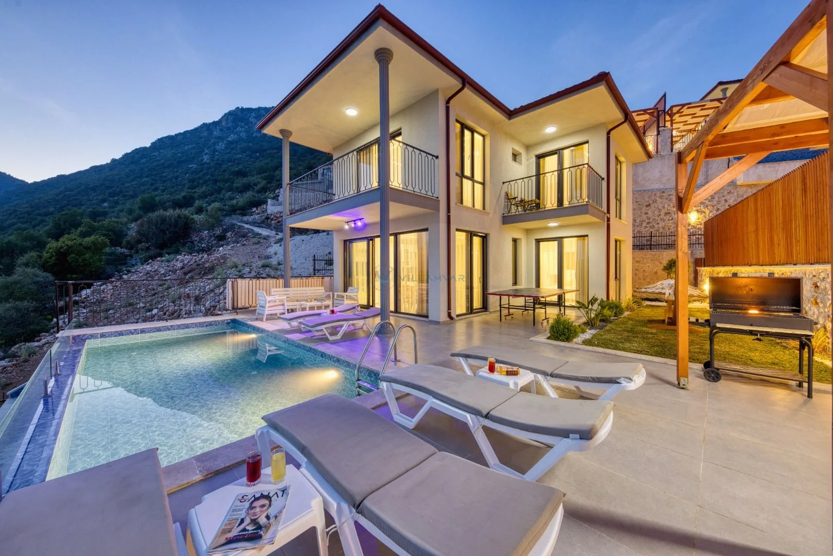 Villa Stranger 4