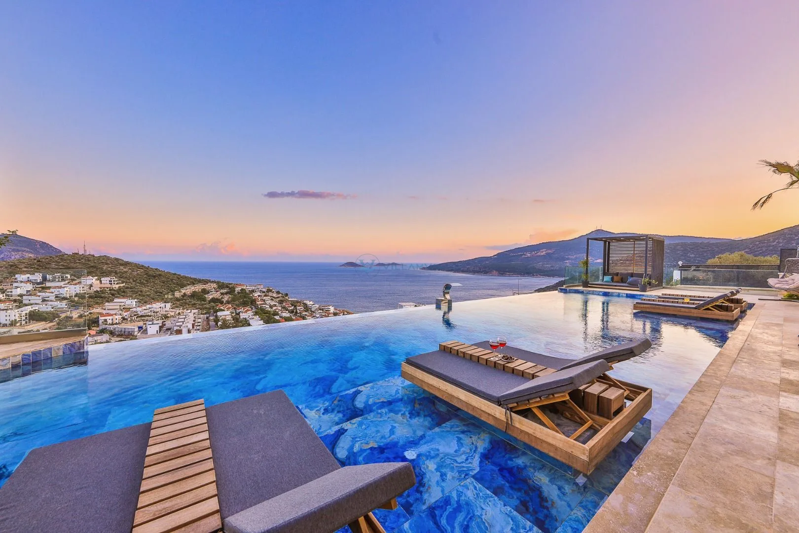 Villa Royal Life