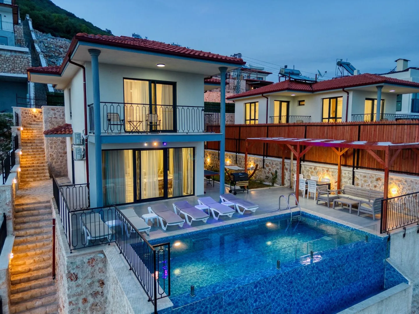 Villa Stranger 2