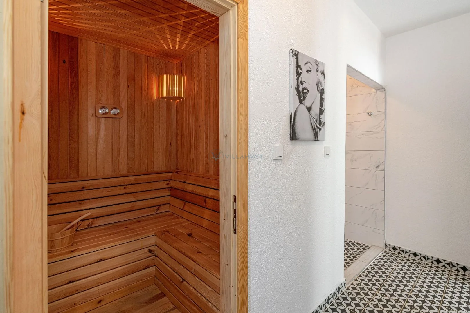 VR Villa Nazo