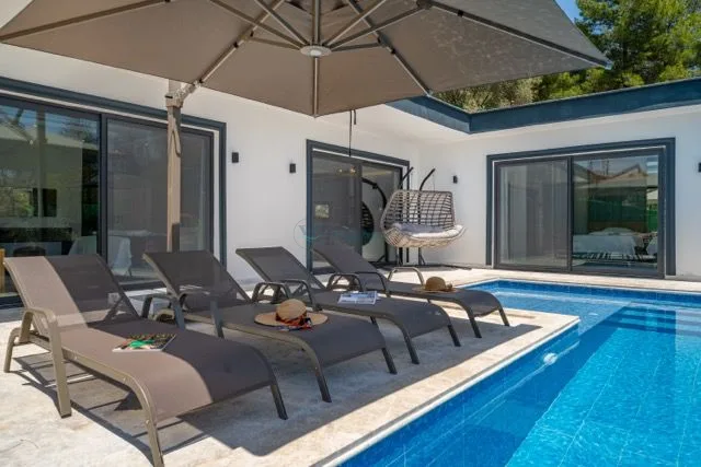 Villa Sarnis