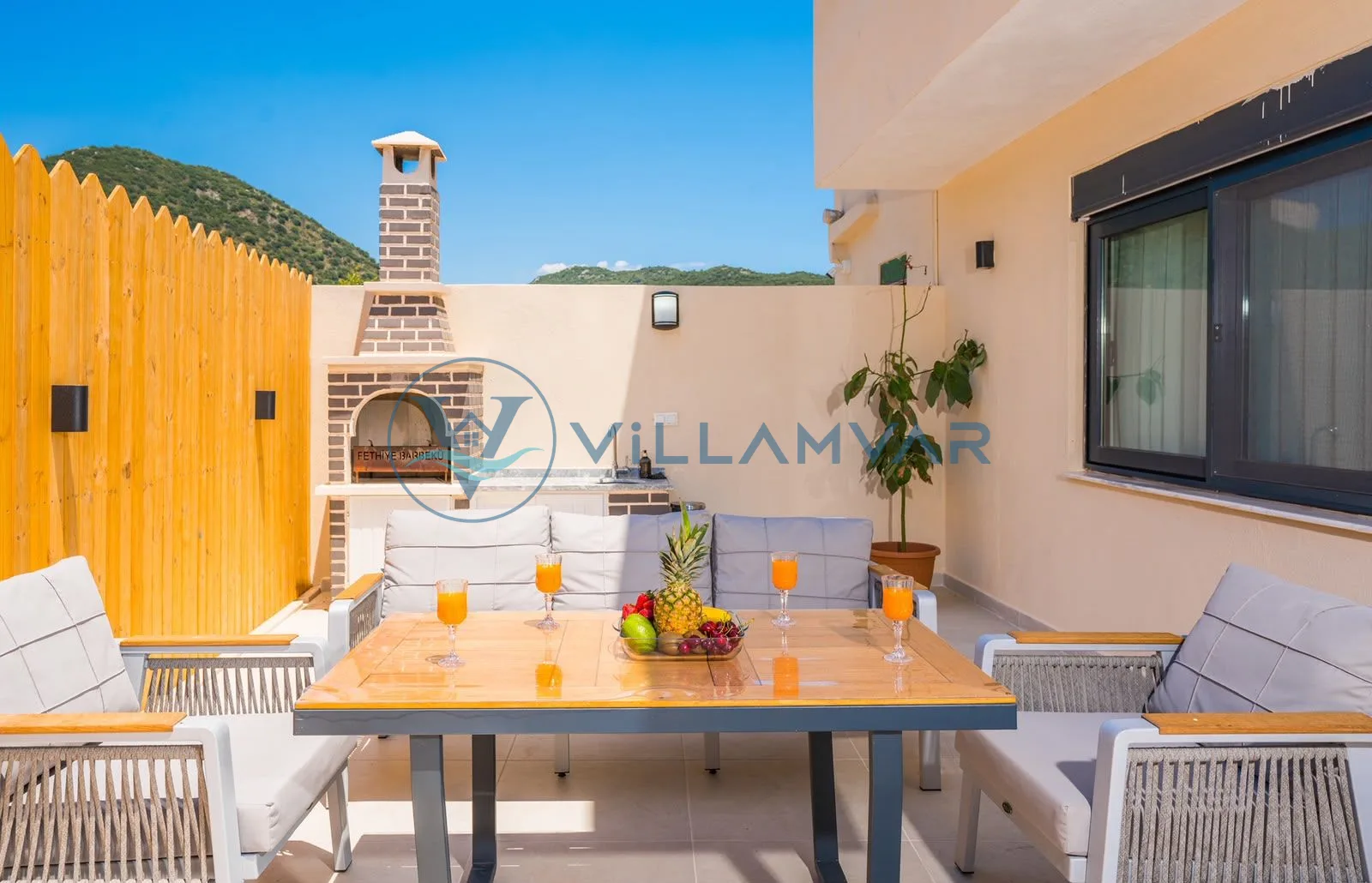 Villa Rosso Bianco