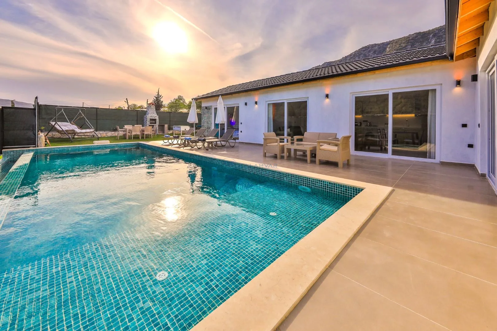 Villa Tawny