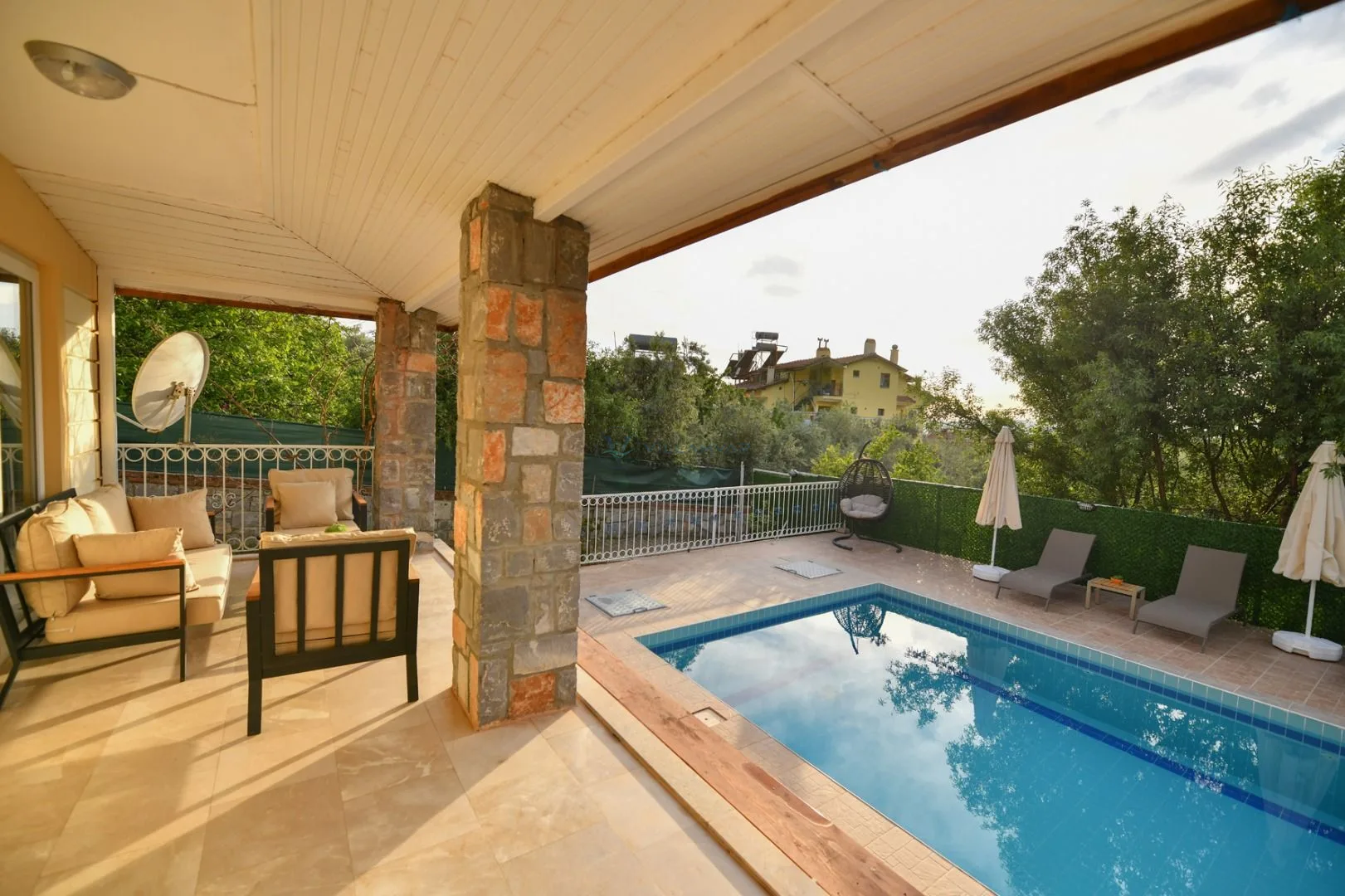 Villa Almond