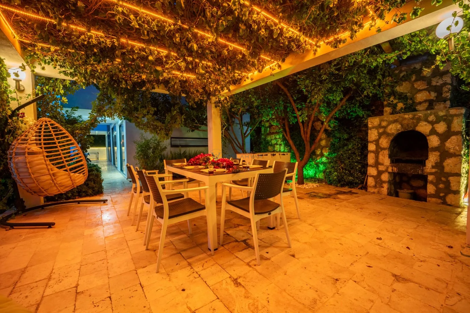 Villa Hyperion