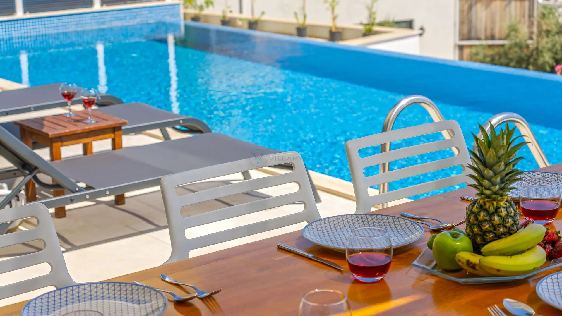 Villa Merit Crystal
