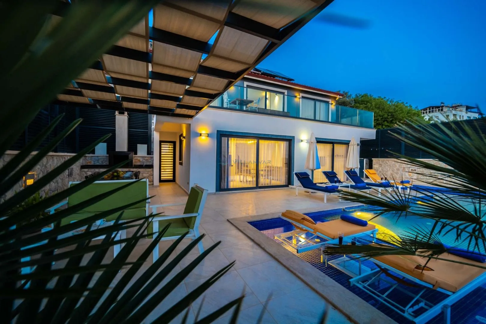 Villa Thera Seis