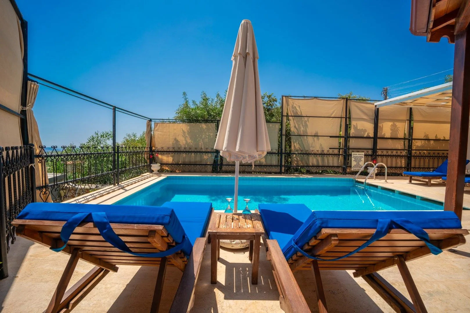 Hemrah Villa Swan