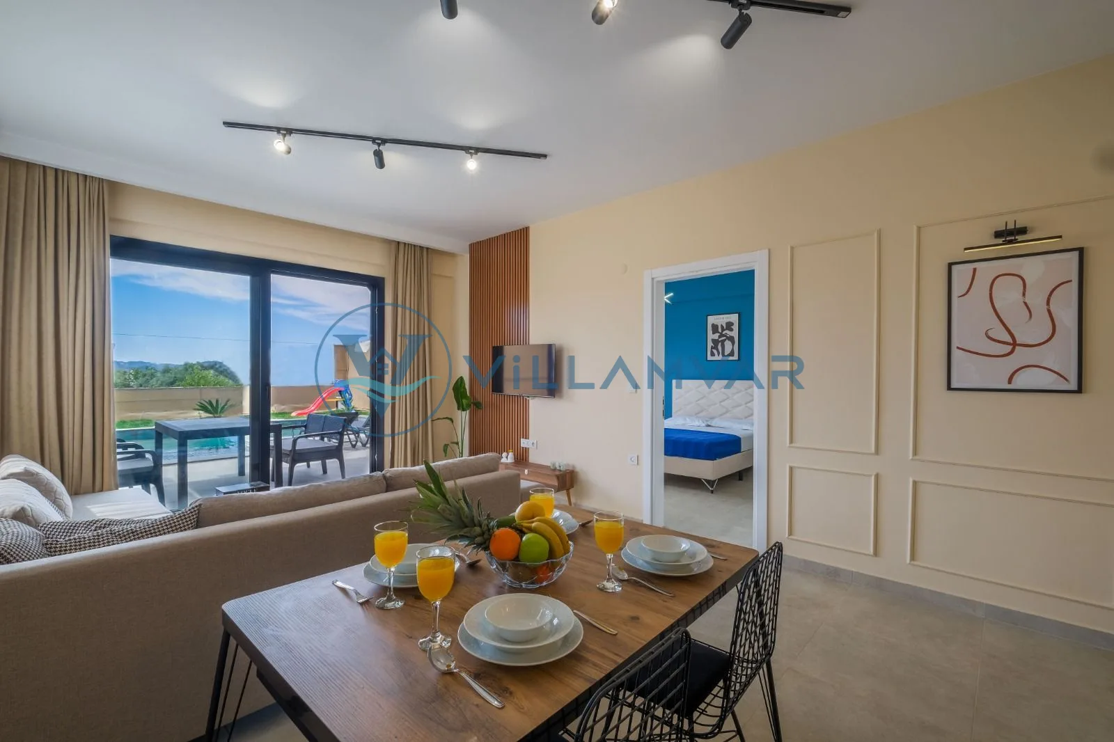 Villa Sol LA