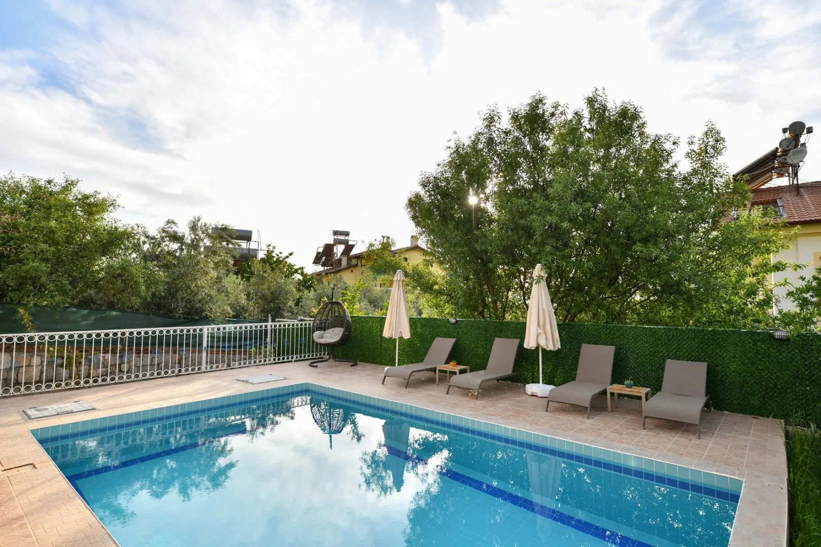 Villa Almond Duo