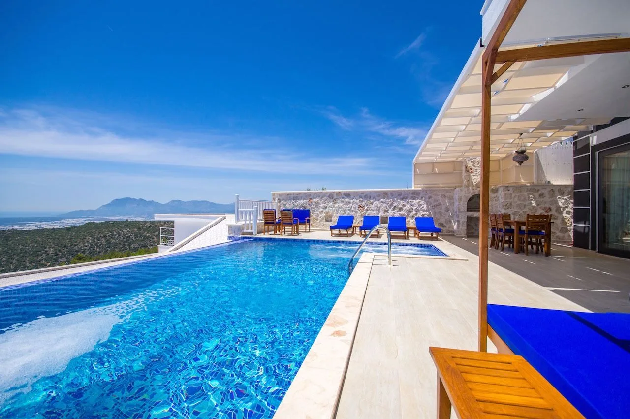Villa Adelya