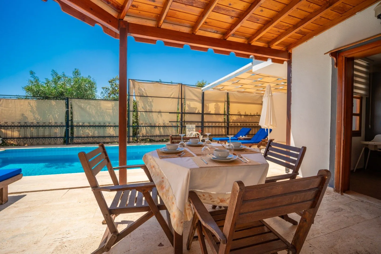 Hemrah Villa Swan