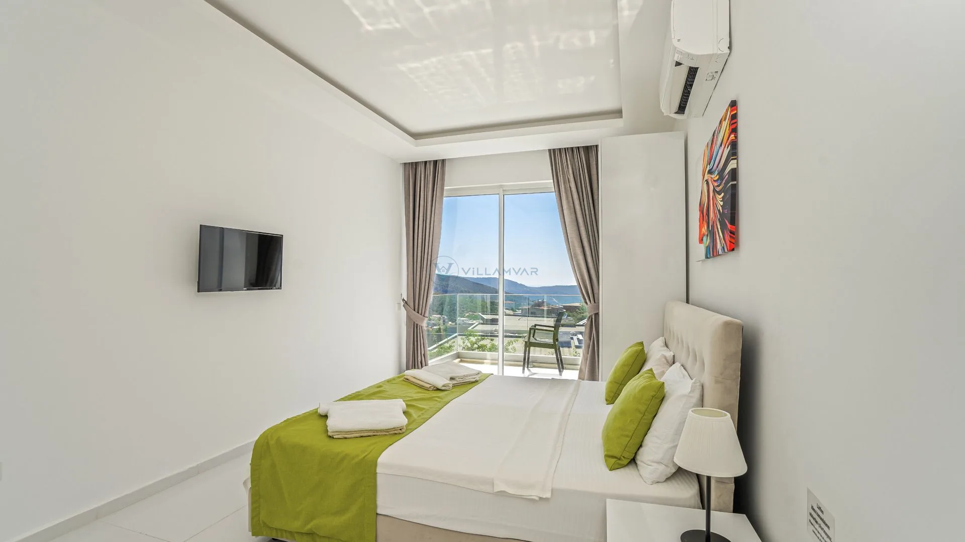 Villa Merit Crystal
