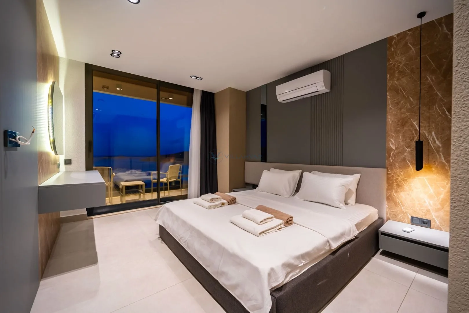Villa Aura E