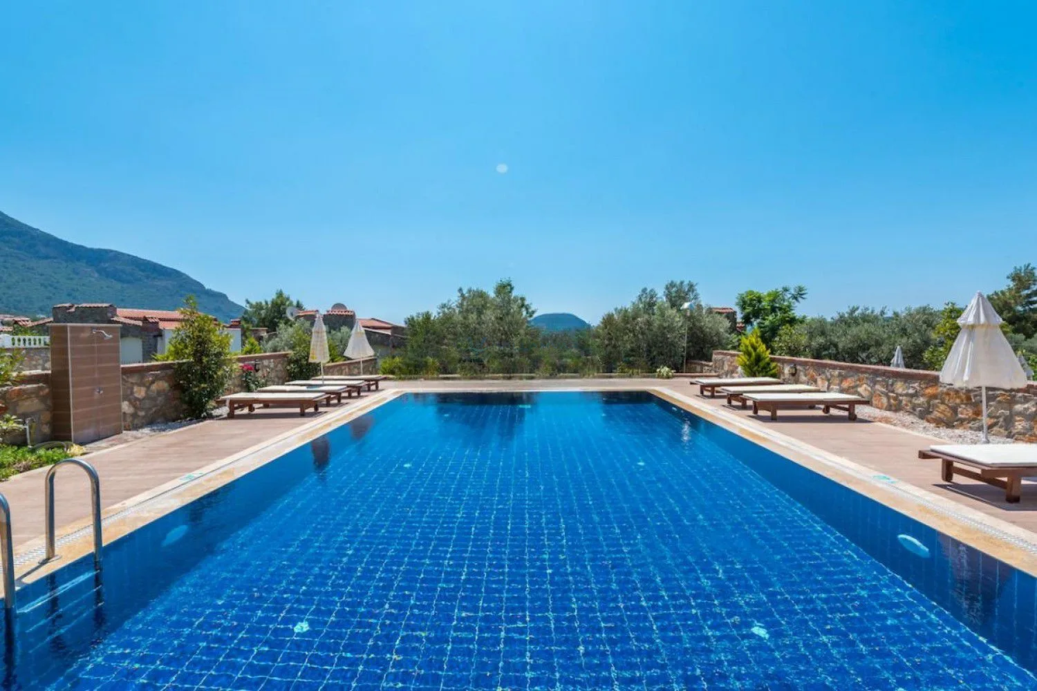 Villa Lemoni 1