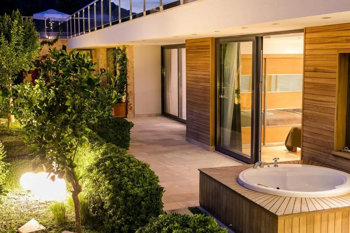 Azure Luxury Villas