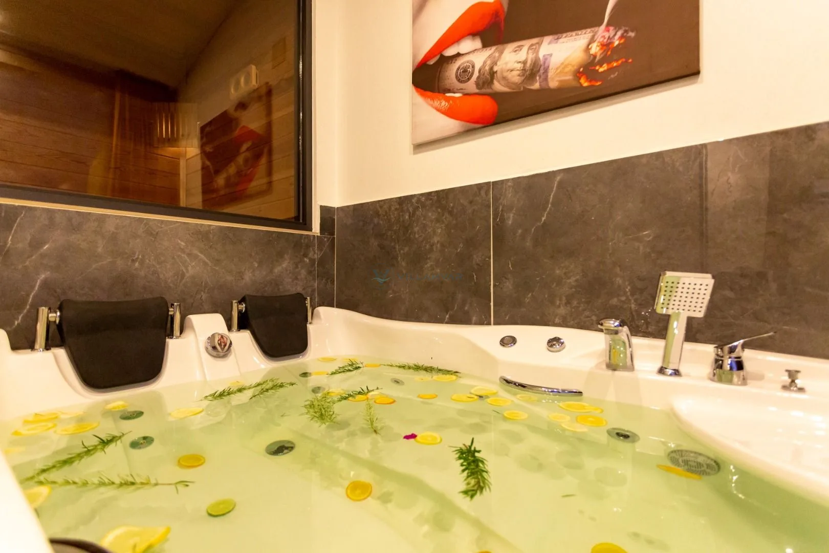 Villa Gold Moon