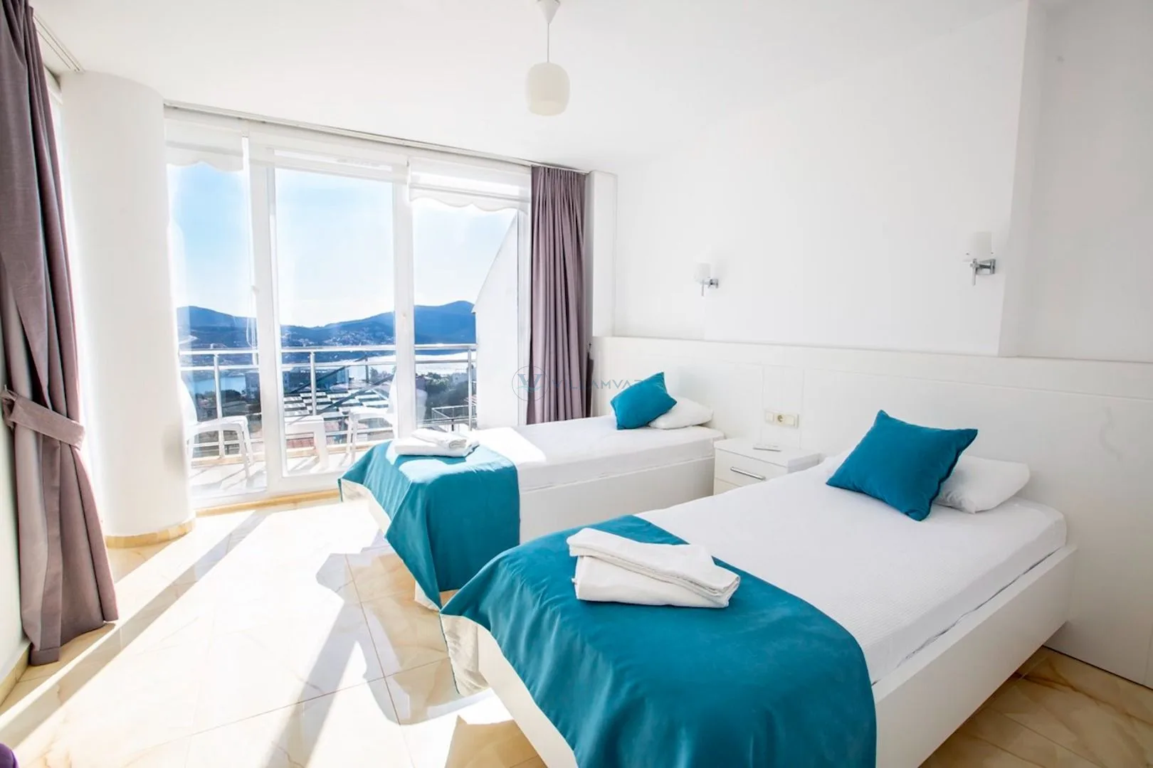 Villa Roannes 1