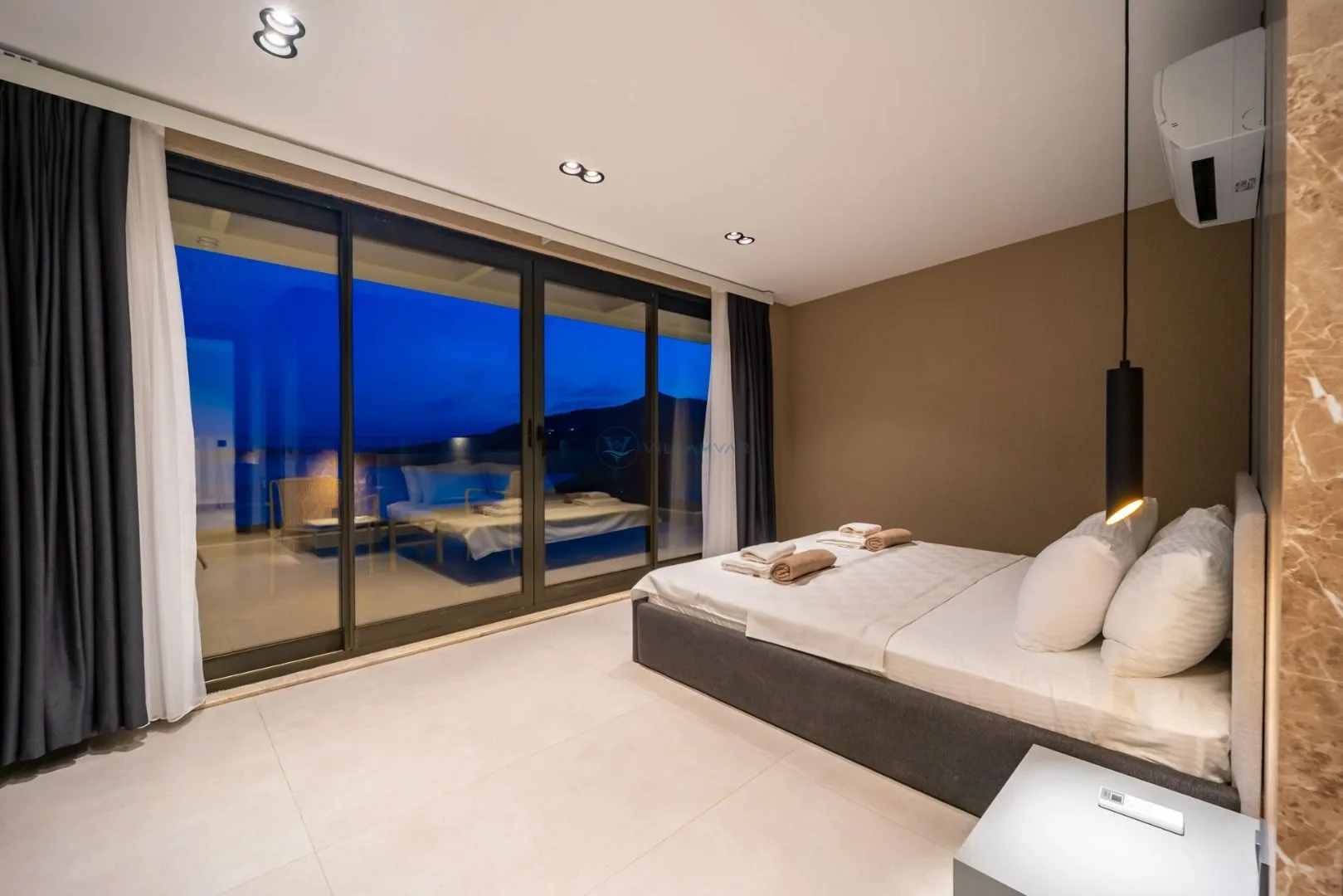 Villa Aura E