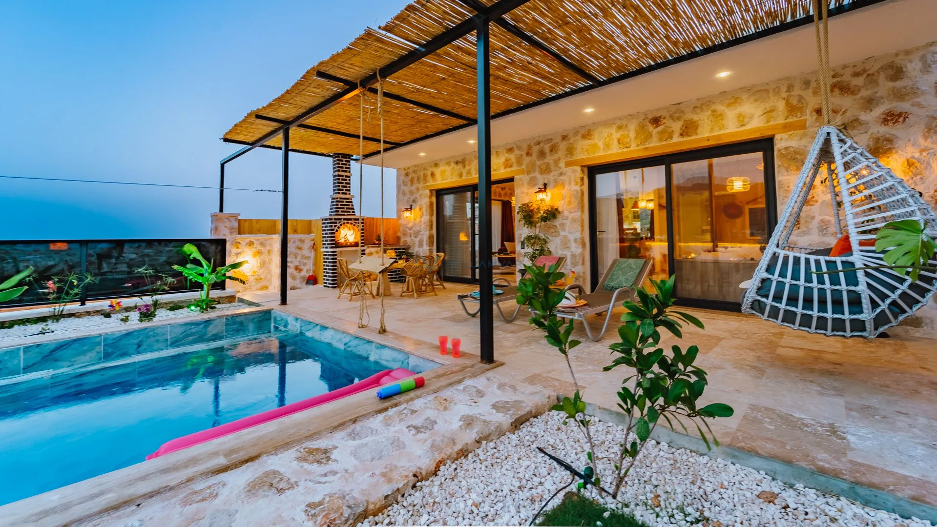 Villa Sanedan Luxury