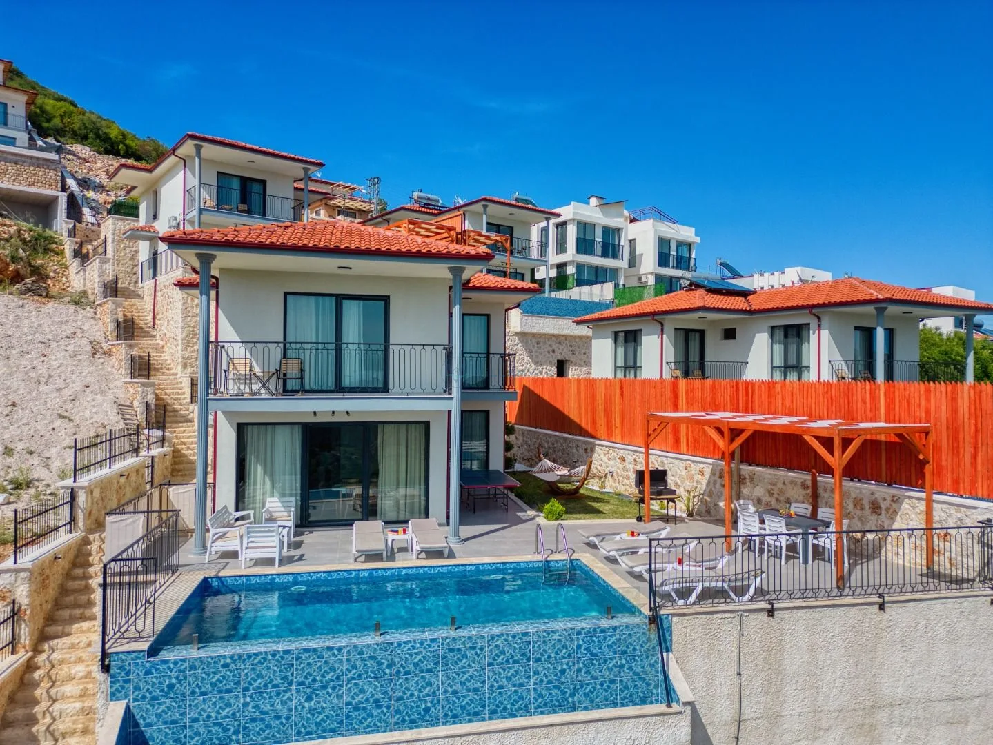 Villa Stranger 4