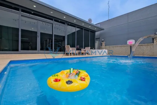 Crystal De-Luxe Villa