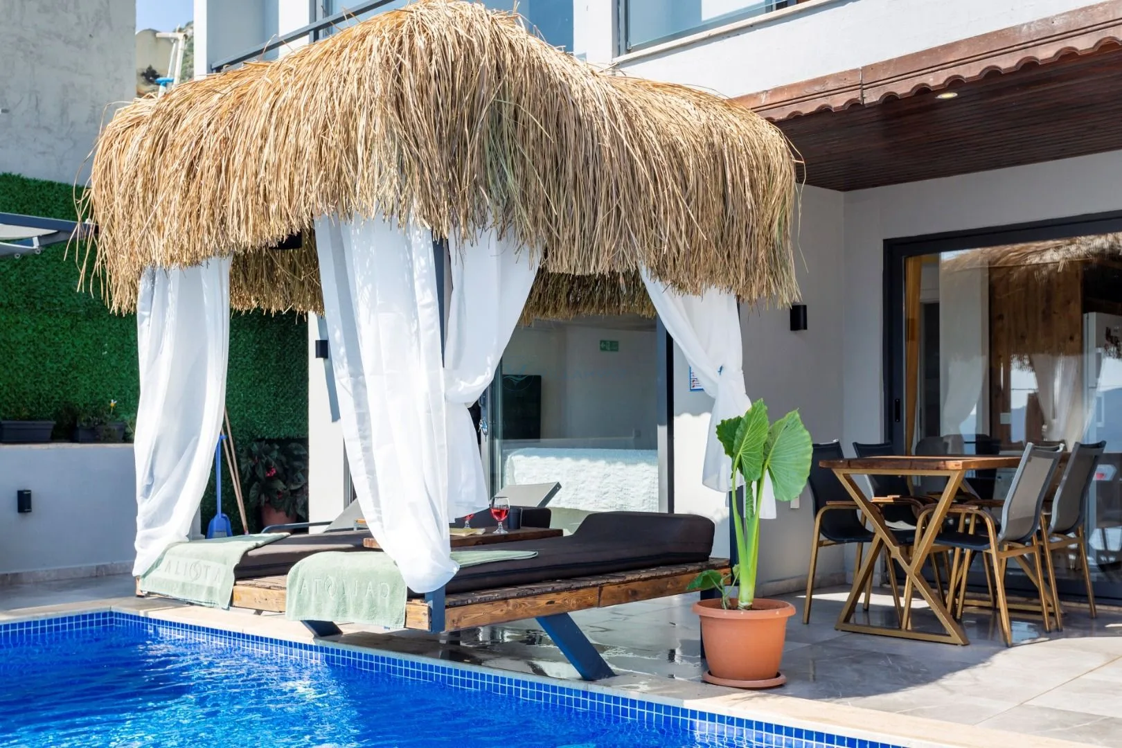 Villa Gold Moon