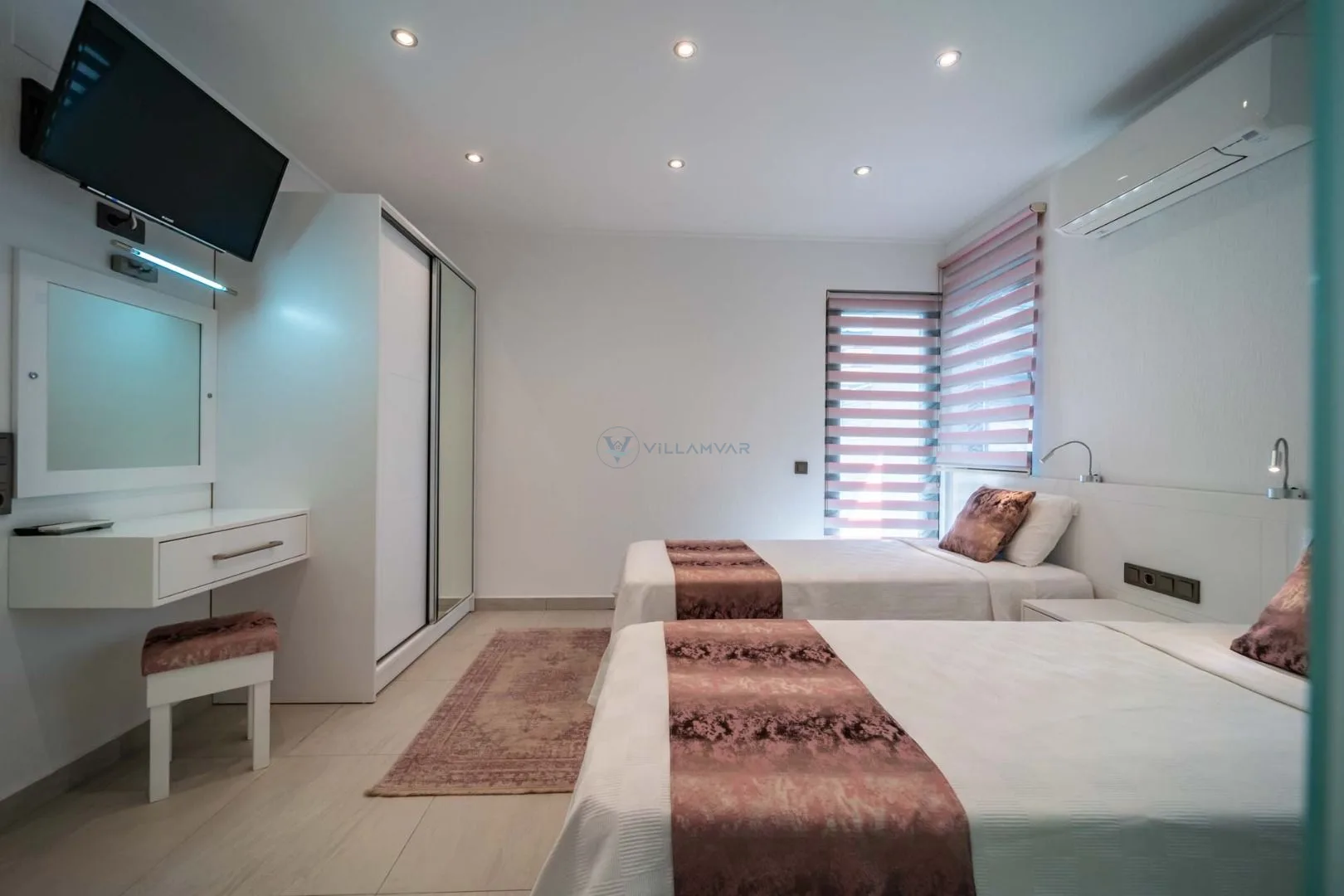 Villa Thera Seis