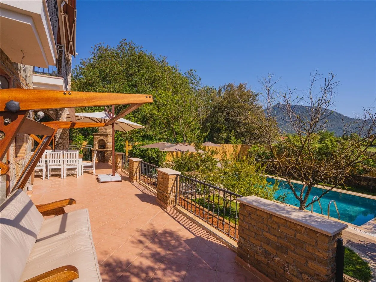 Villa Rock Home