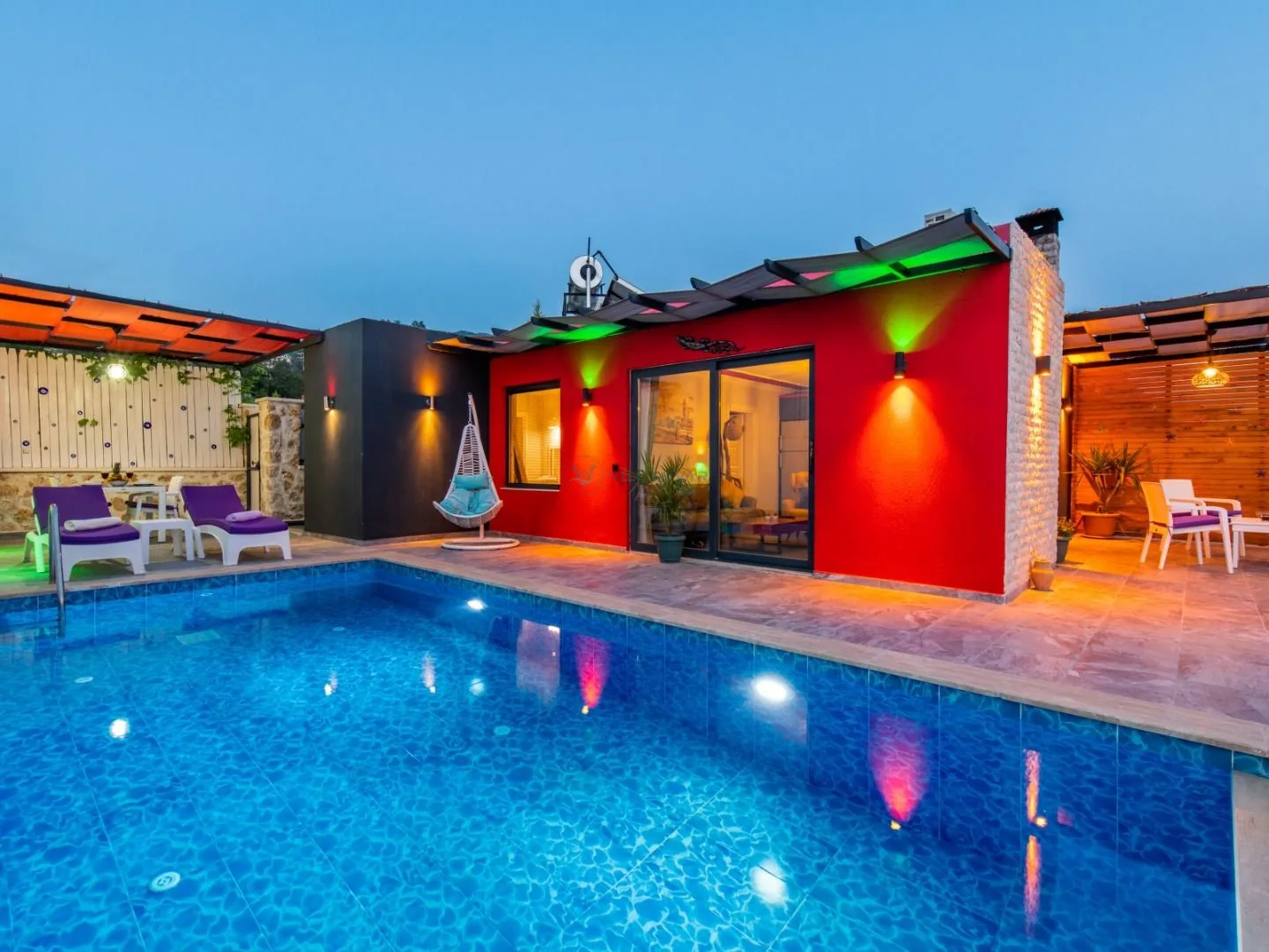Villa Gece Üzümlü