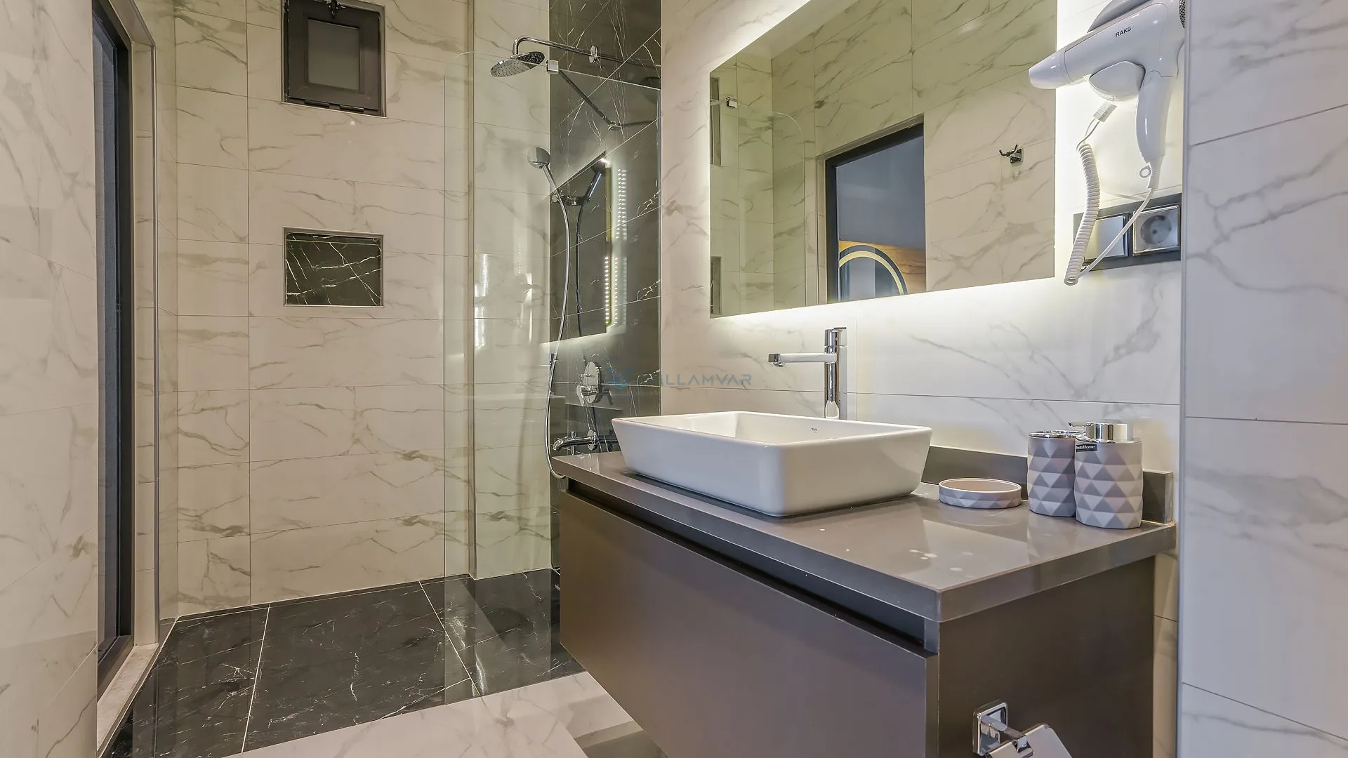 Villa Best Akbel