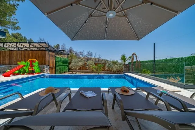 Villa Sarnis