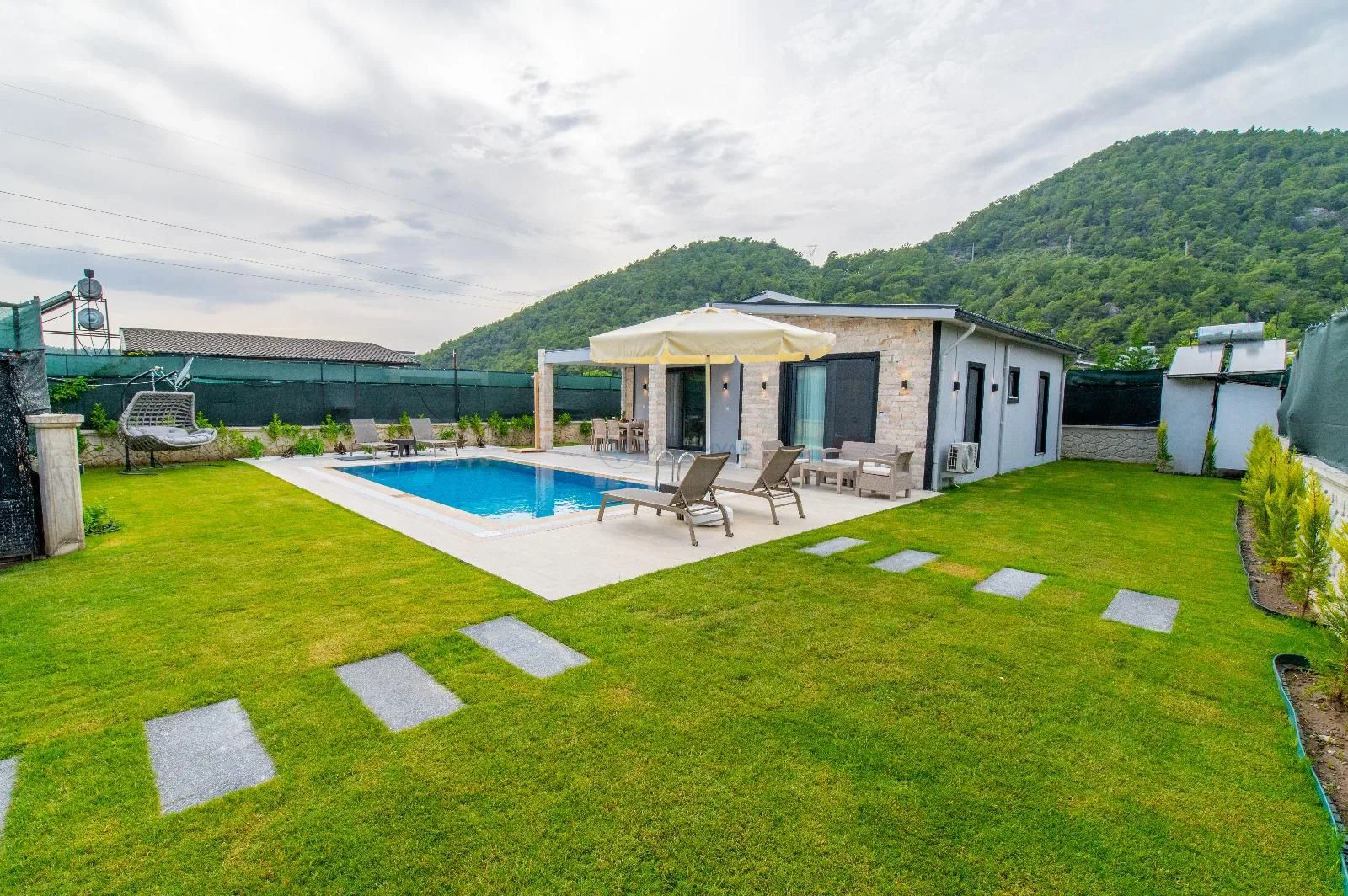 Villa Eliz İnlice