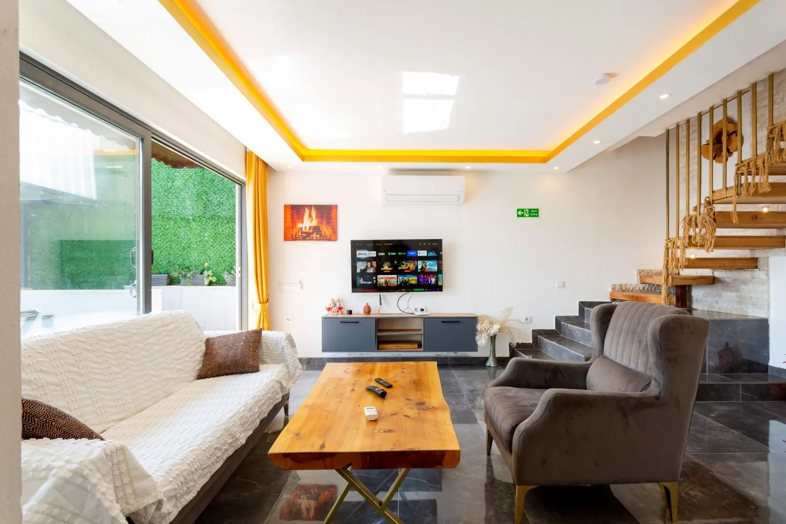 Villa Gold Moon