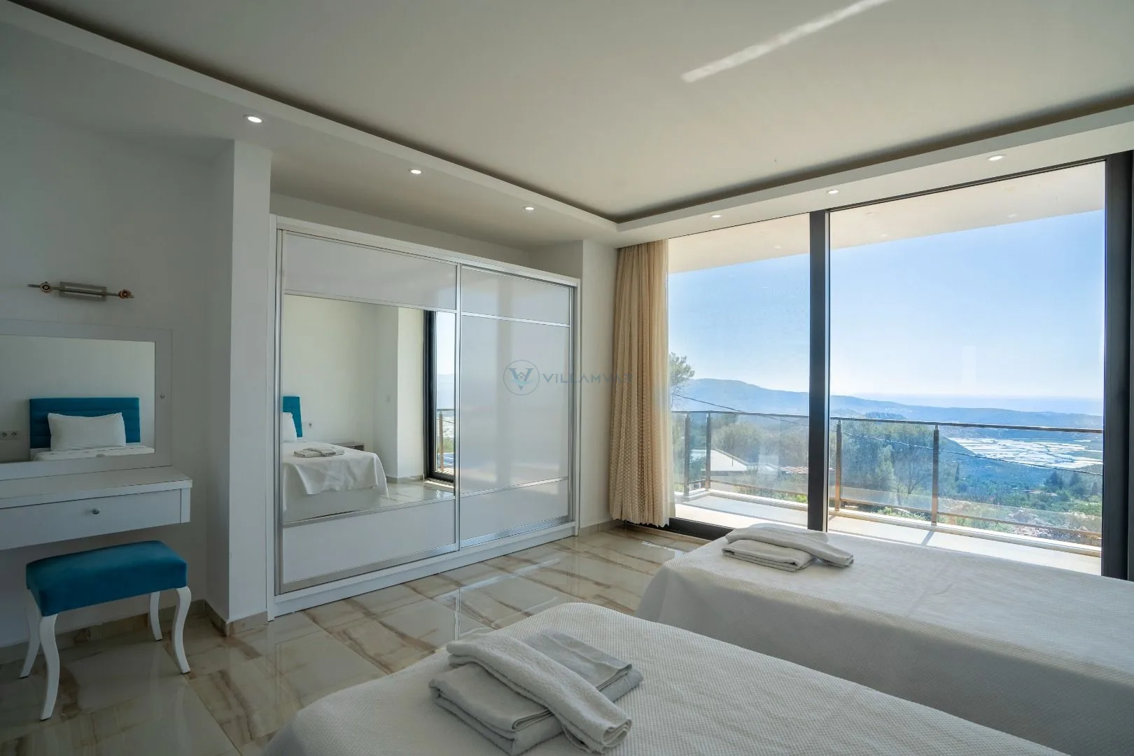 VR Villa Avalon