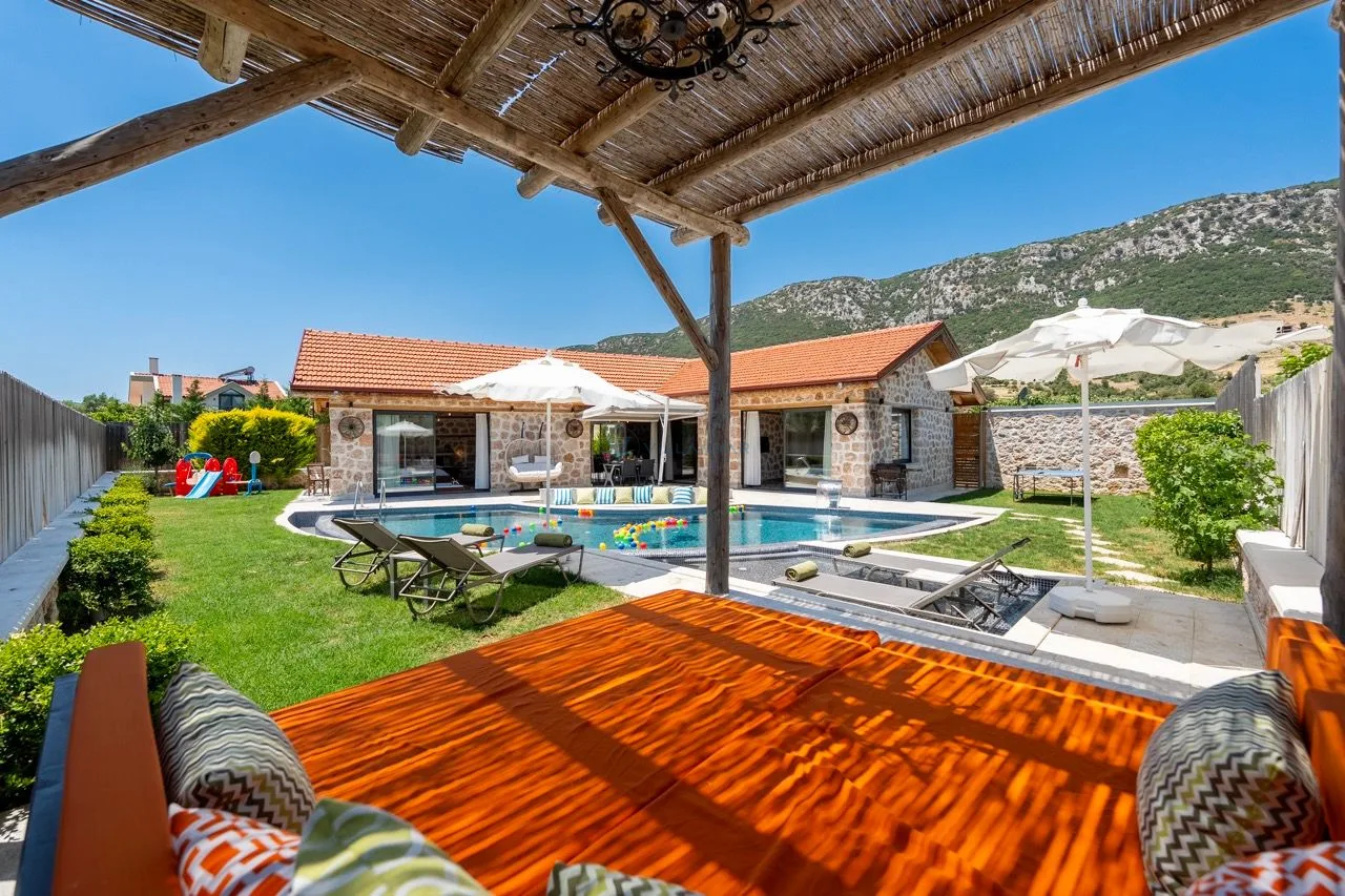 Villa Topçu Stone