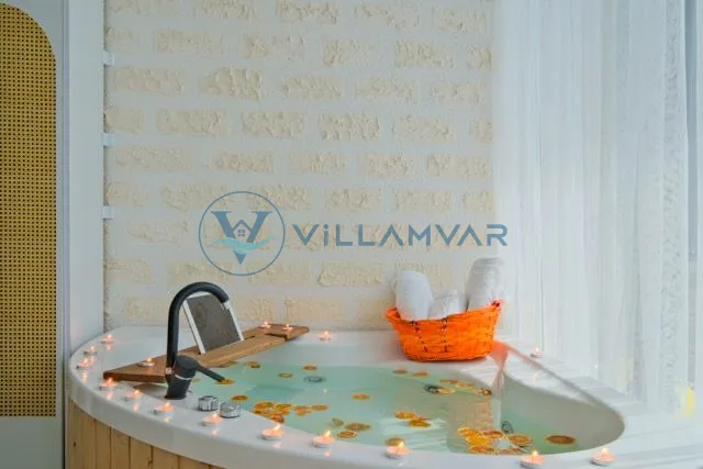Crystal De-Luxe Villa