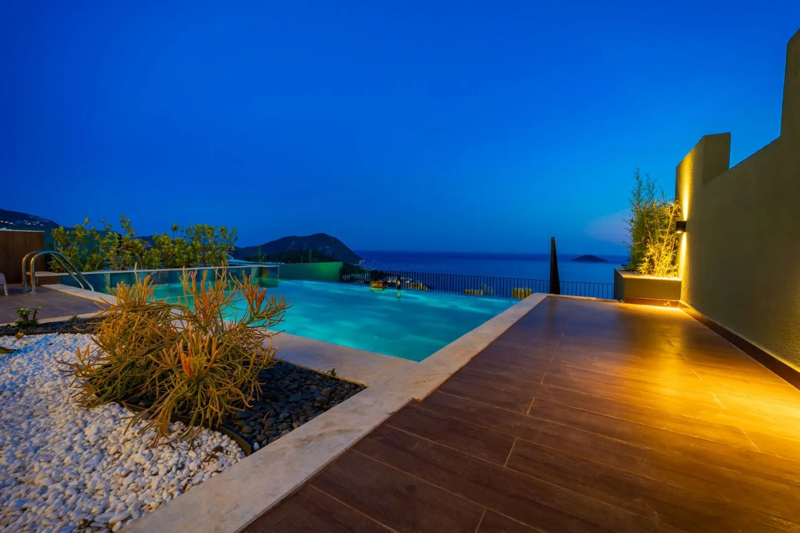 Villa Aura D