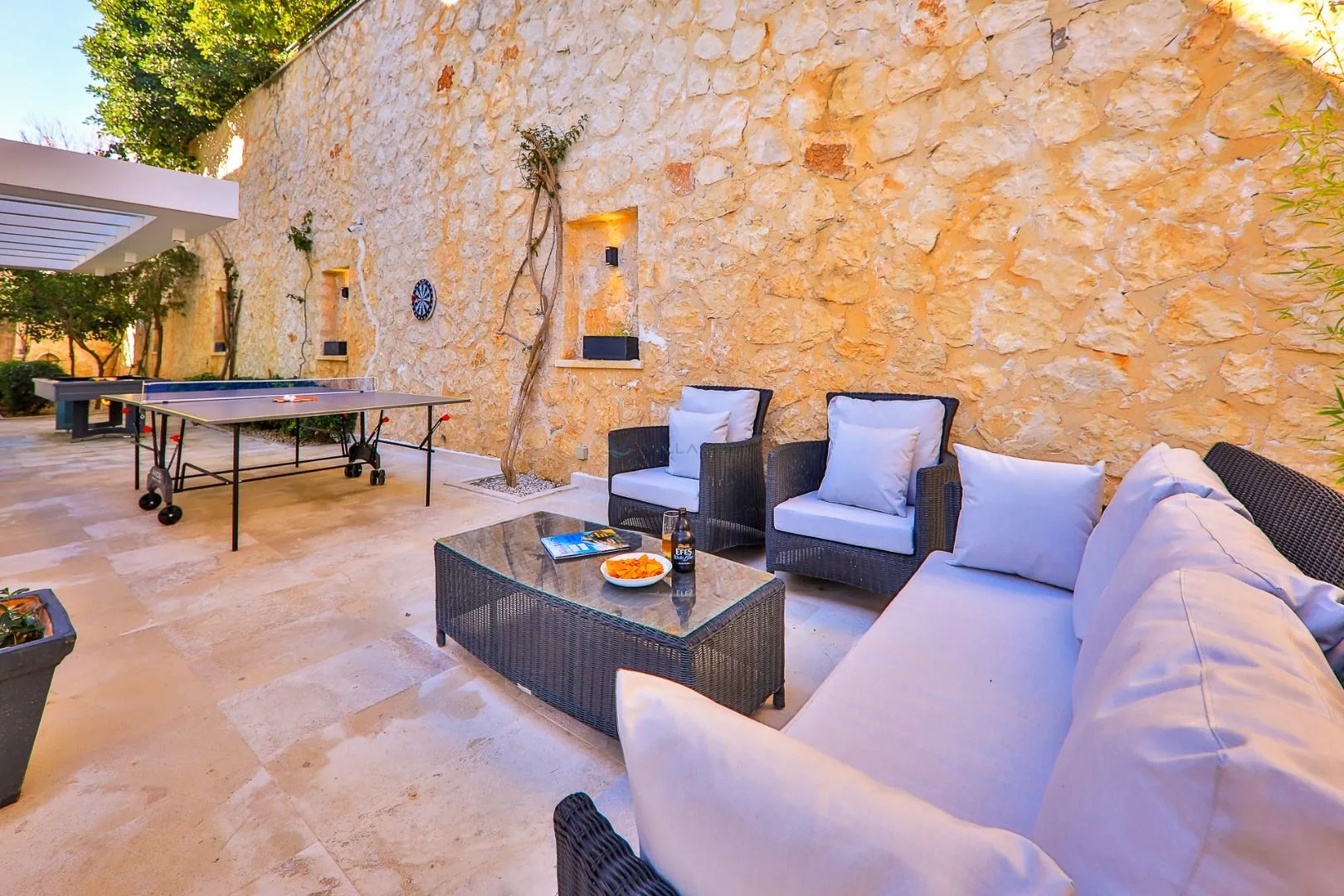 Villa Lavonya