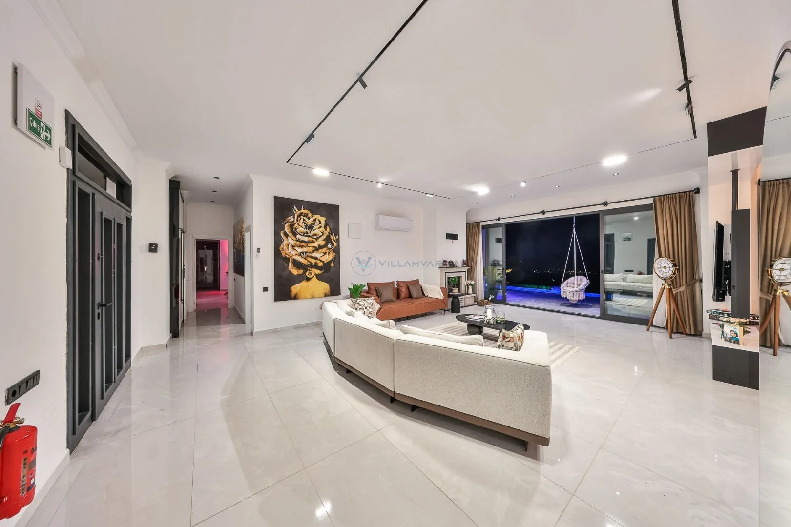Villa Free
