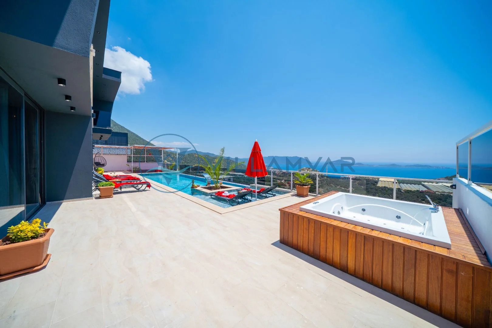 Villa Black Dark