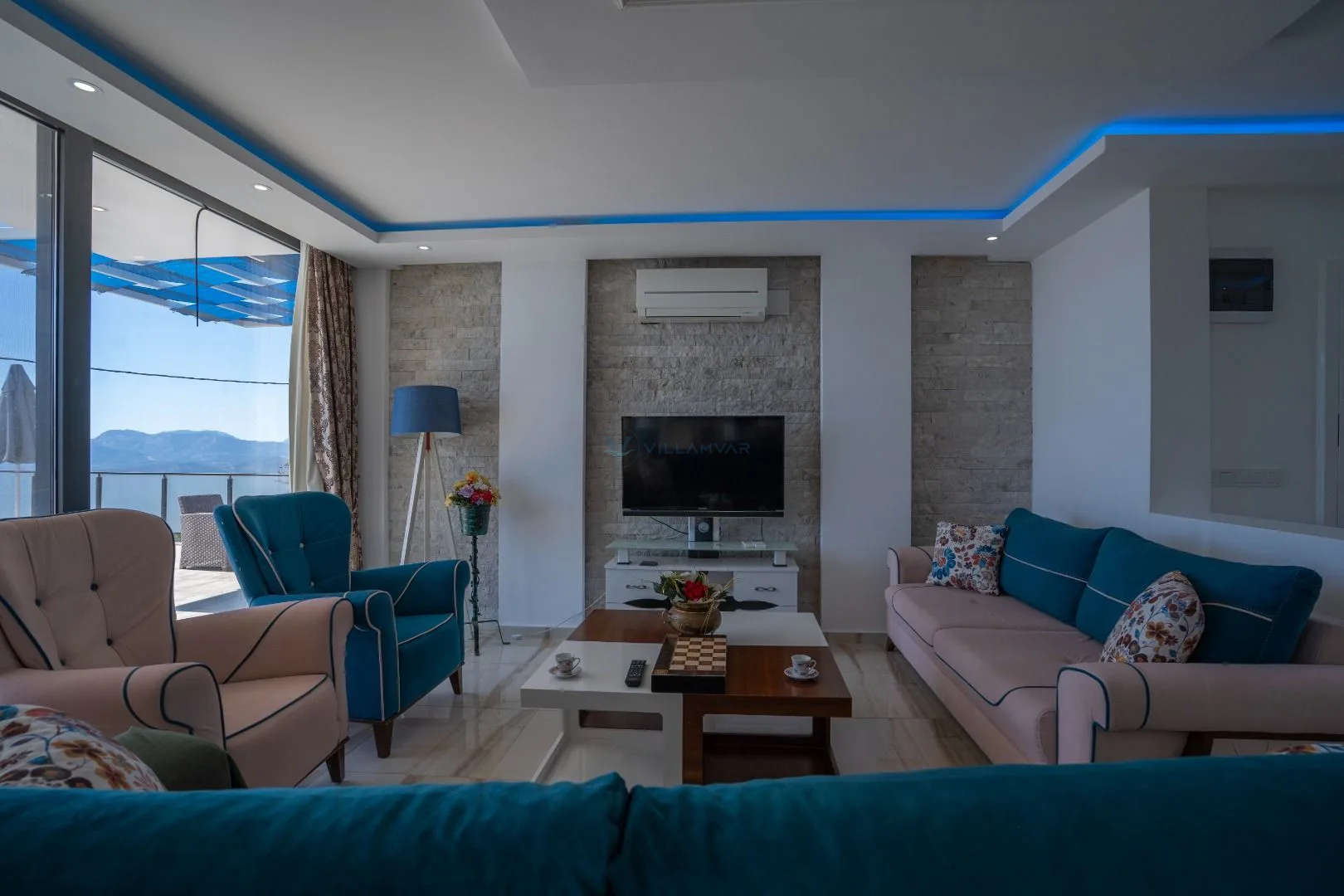 VR Villa Avalon