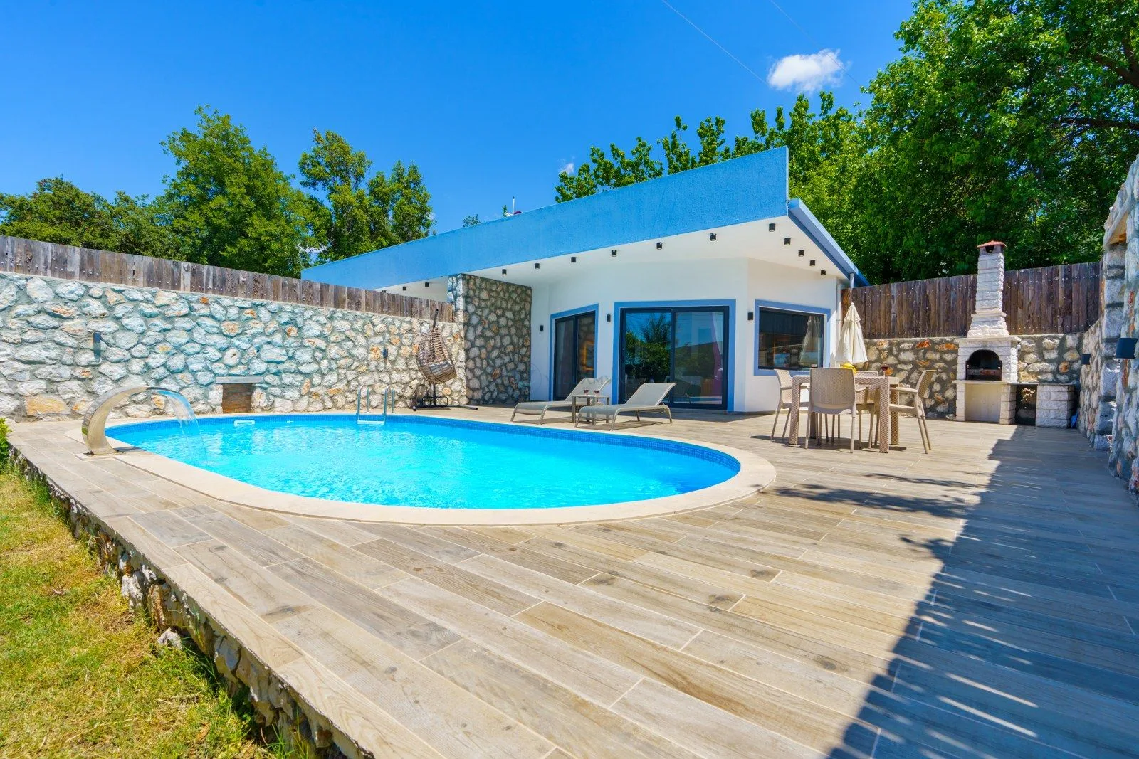 Villa Epica Duo