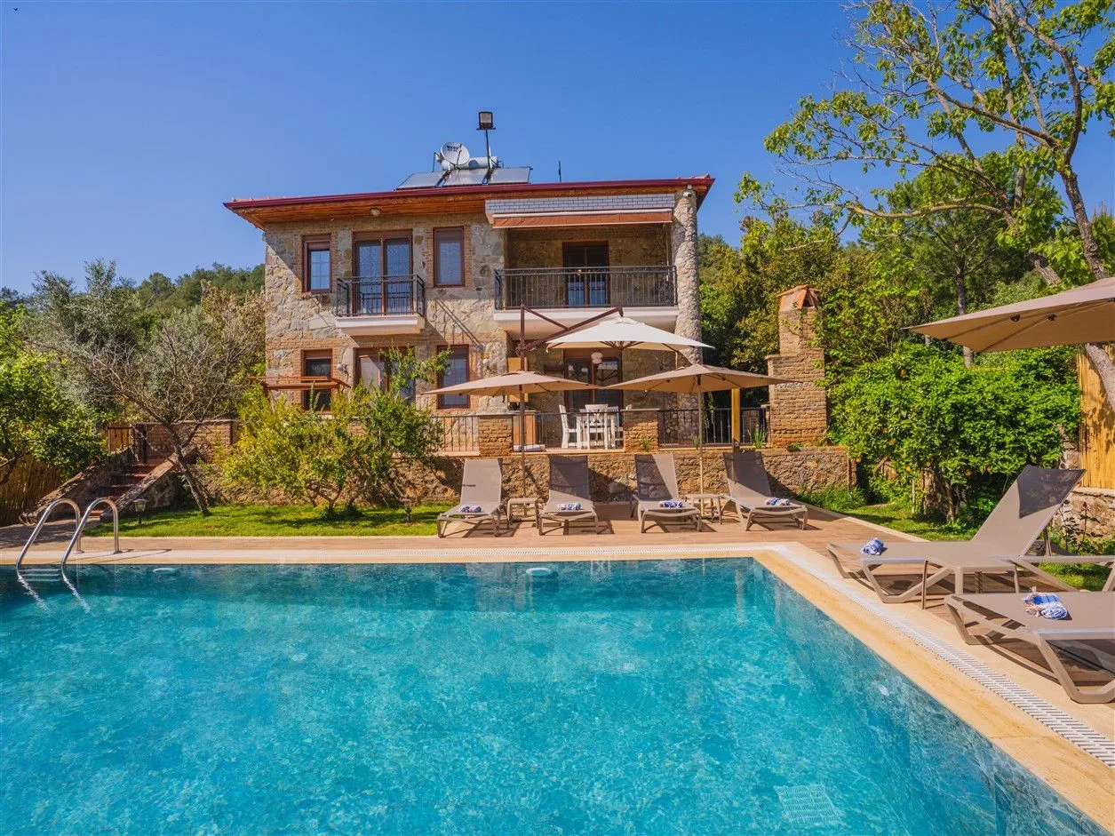 Villa Rock Home
